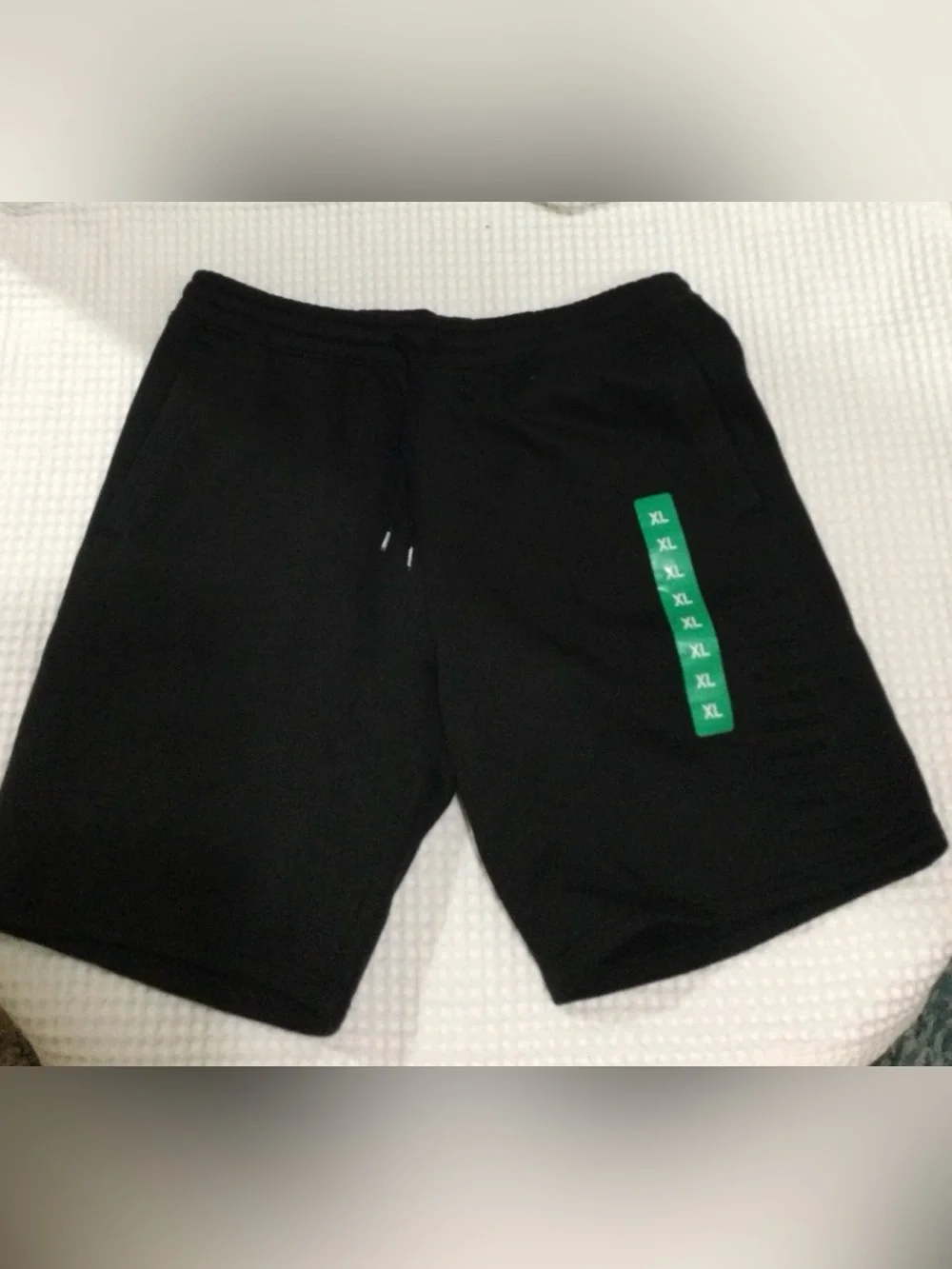 New Puma Sweatpants Shorts drawstring and side pockets size XL Black